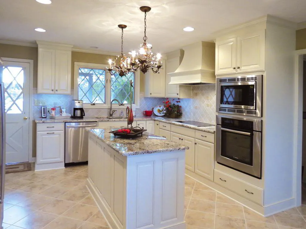 Beautifully cleaned kitchen with sparkling countertops